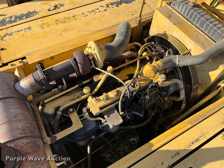 image for item MG9511 1998 John Deere 450LC  excavator