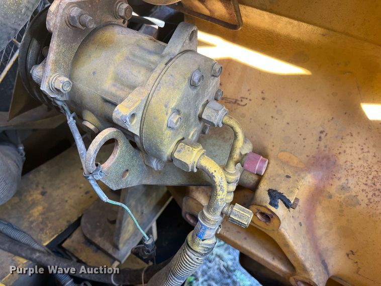 image for item MG9511 1998 John Deere 450LC  excavator