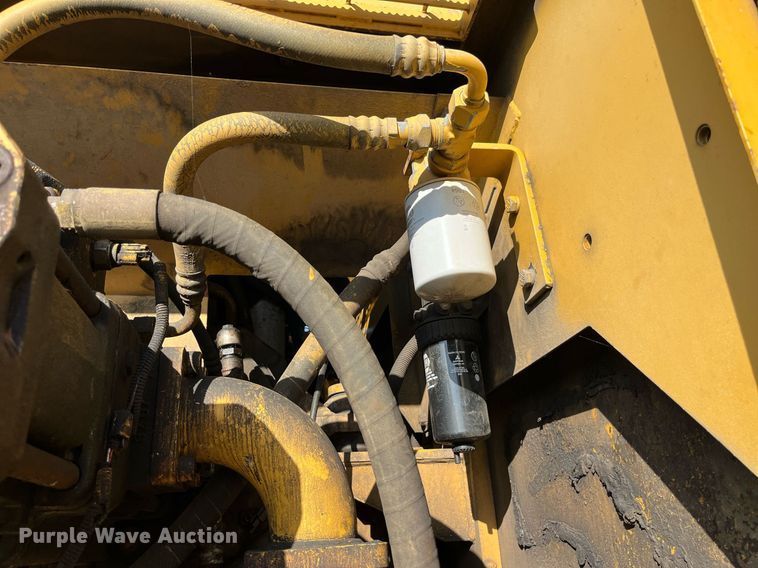 image for item MG9511 1998 John Deere 450LC  excavator