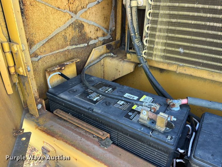 image for item MG9511 1998 John Deere 450LC  excavator