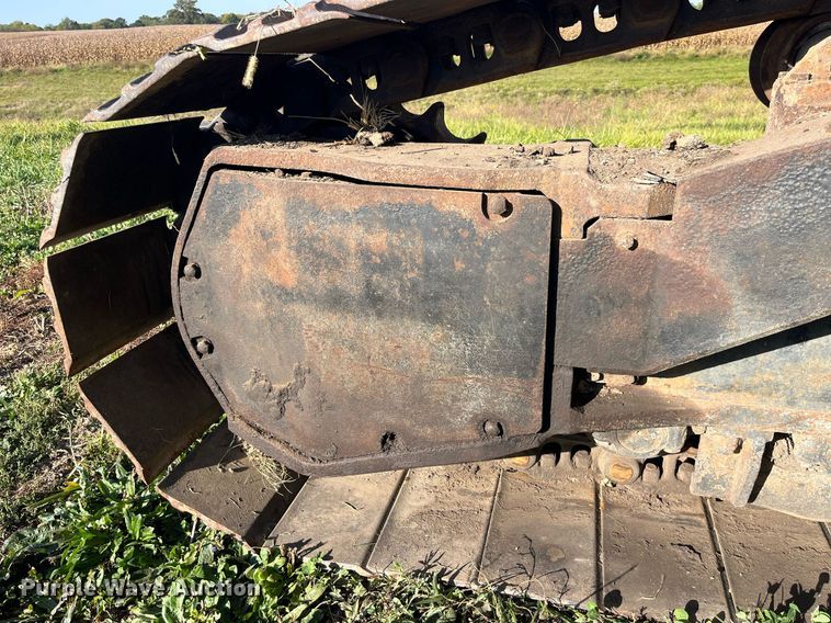 image for item MG9511 1998 John Deere 450LC  excavator