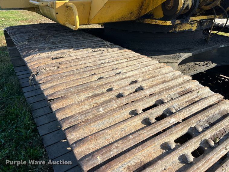 image for item MG9511 1998 John Deere 450LC  excavator