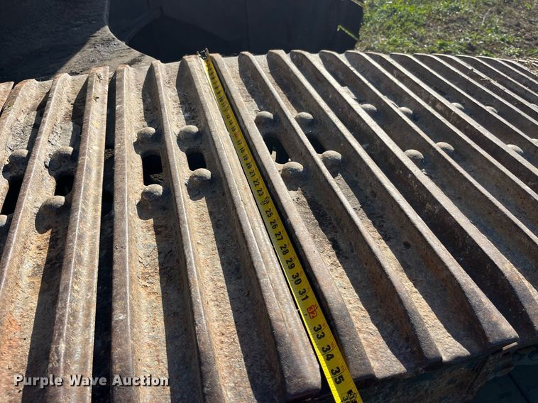 image for item MG9511 1998 John Deere 450LC  excavator