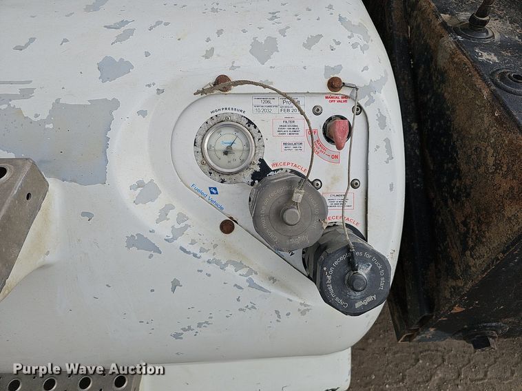 image for item MH9395 2014 Peterbilt 382  hook lift truck