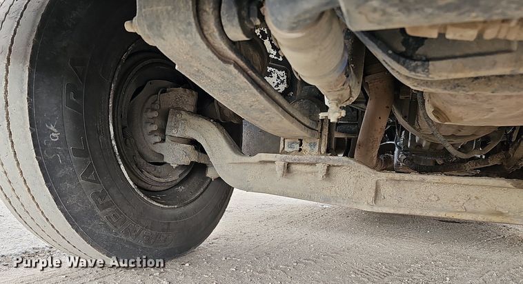 image for item MH9395 2014 Peterbilt 382  hook lift truck