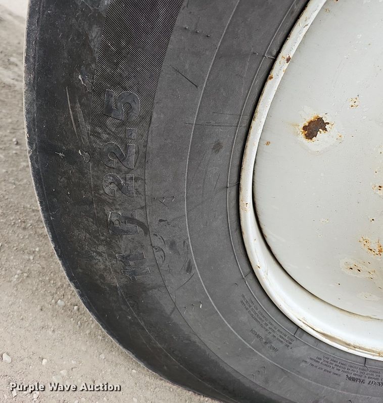 image for item MH9395 2014 Peterbilt 382  hook lift truck