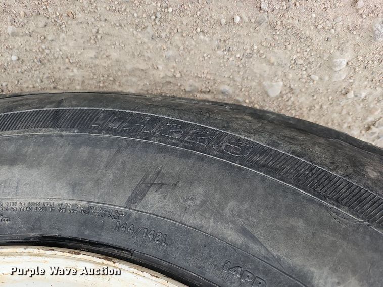 image for item MH9395 2014 Peterbilt 382  hook lift truck