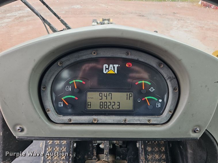 image for item MH9396 2015 Caterpillar 963D  track loader