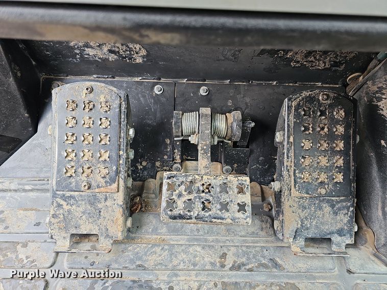 image for item MH9396 2015 Caterpillar 963D  track loader