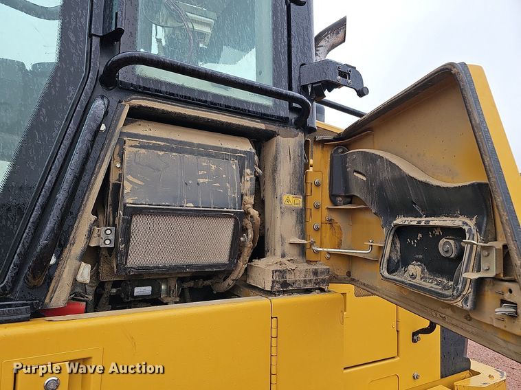 image for item MH9396 2015 Caterpillar 963D  track loader