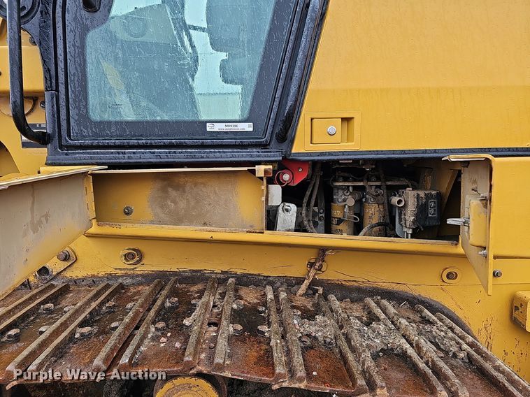 image for item MH9396 2015 Caterpillar 963D  track loader