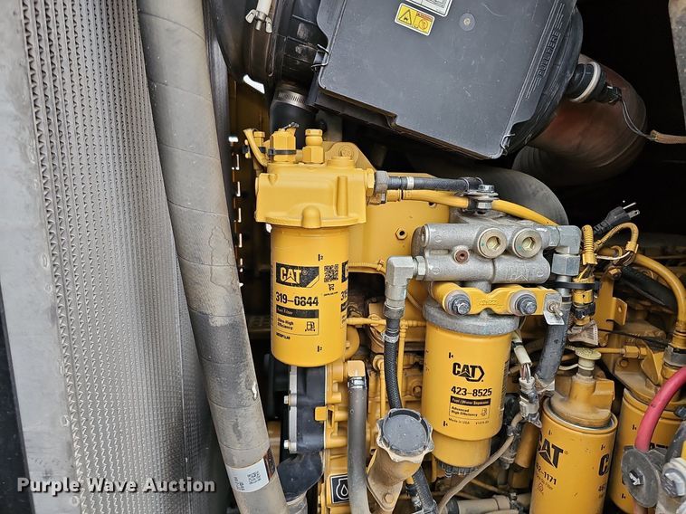 image for item MH9396 2015 Caterpillar 963D  track loader