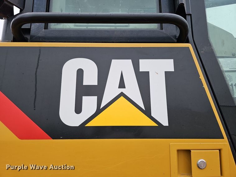 image for item MH9396 2015 Caterpillar 963D  track loader