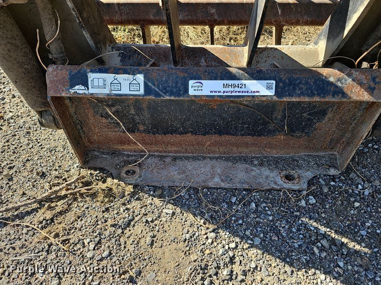 image for item MH9421 33"W compact utility loader root grapple bucket