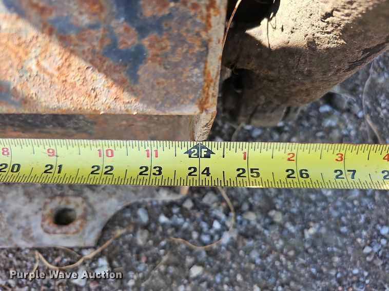 image for item MH9421 33"W compact utility loader root grapple bucket