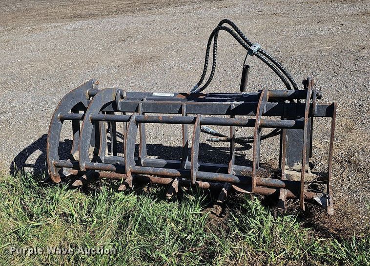 image for item MH9423 Bradco 109983  skid steer root grapple bucket