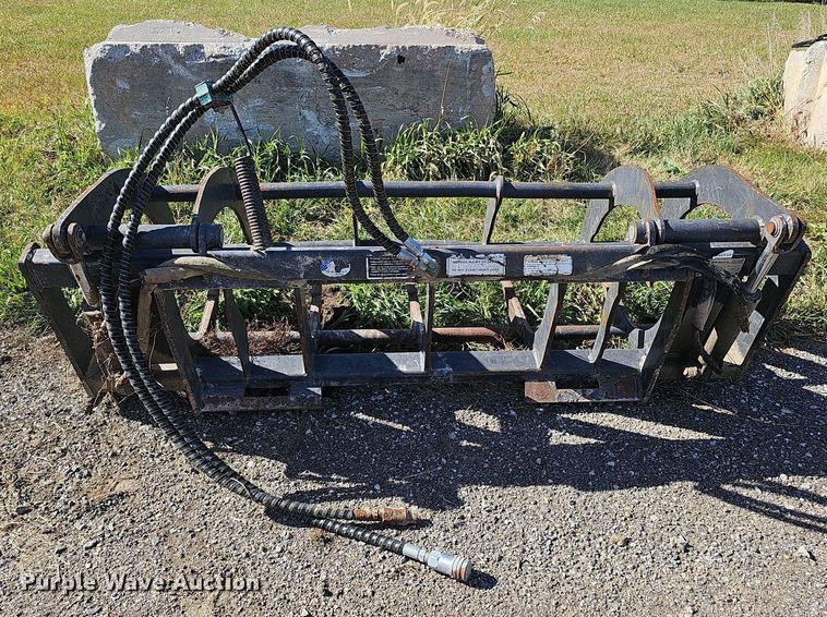 image for item MH9423 Bradco 109983  skid steer root grapple bucket