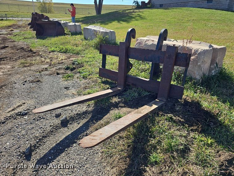 image for item MH9424 Caterpillar H64020014  wheel loader forks