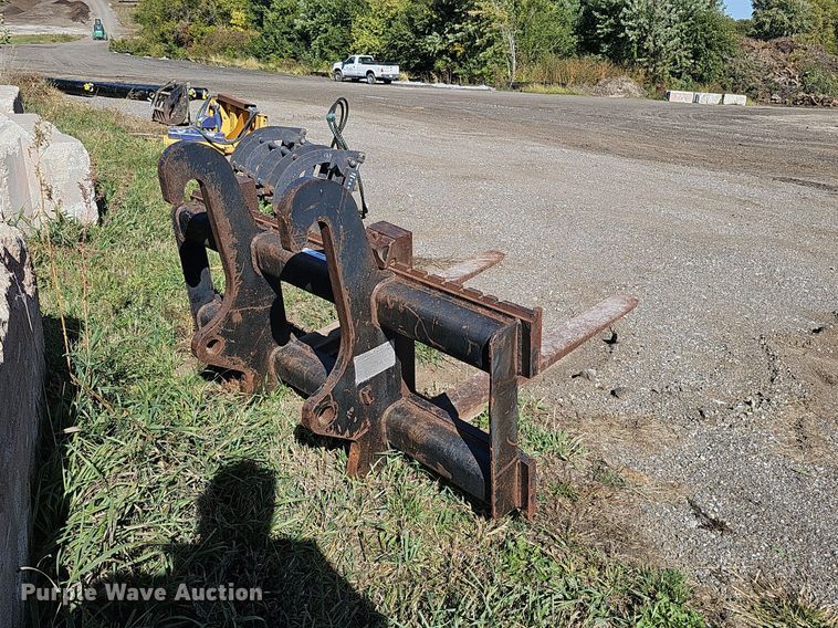 image for item MH9424 Caterpillar H64020014  wheel loader forks