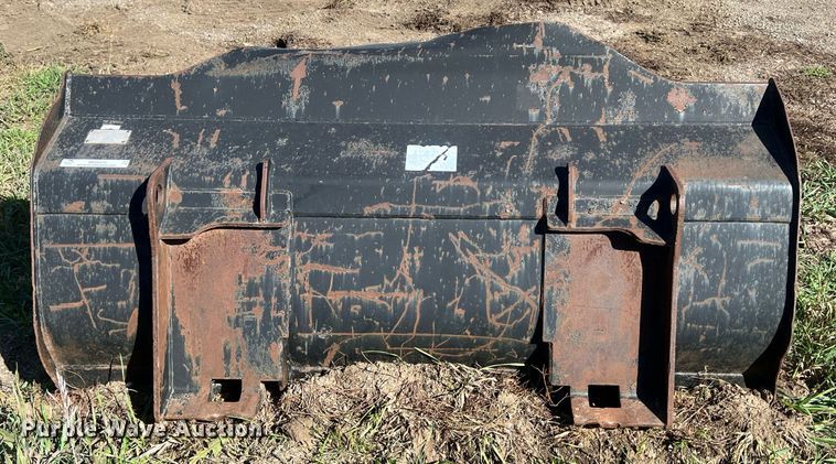 image for item MH9426 Caterpillar  70" W skid steer bucket
