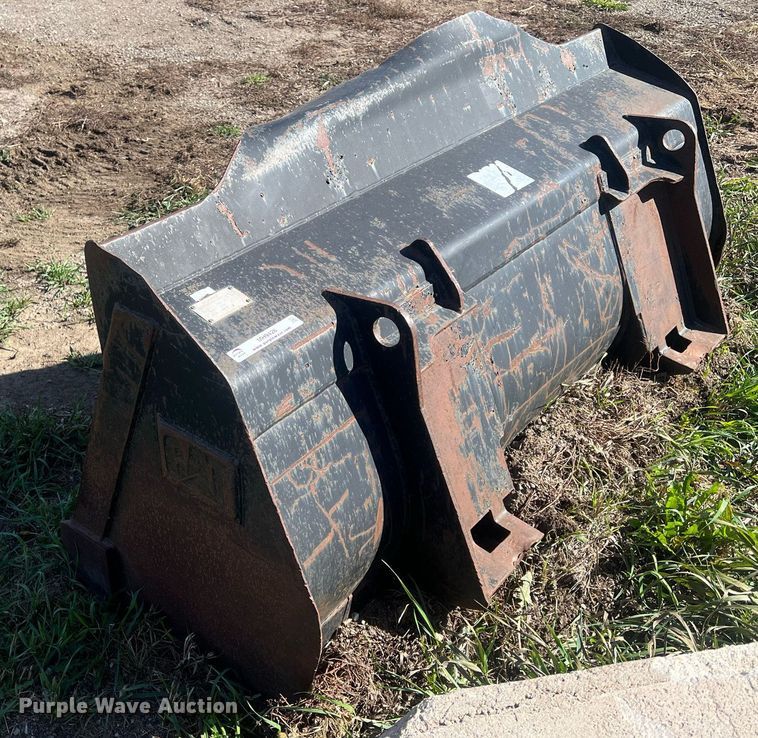image for item MH9426 Caterpillar  70" W skid steer bucket