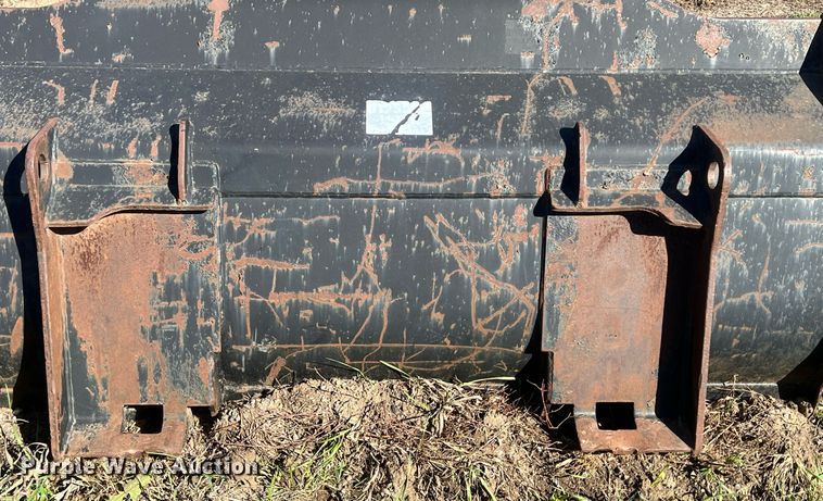 image for item MH9426 Caterpillar  70" W skid steer bucket