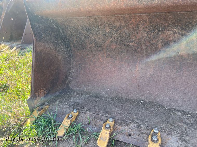 image for item MH9426 Caterpillar  70" W skid steer bucket