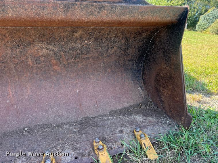 image for item MH9426 Caterpillar  70" W skid steer bucket