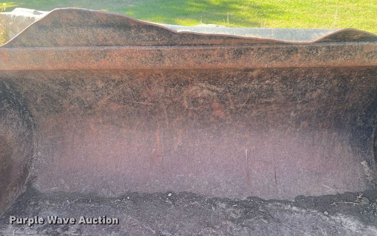 image for item MH9426 Caterpillar  70" W skid steer bucket