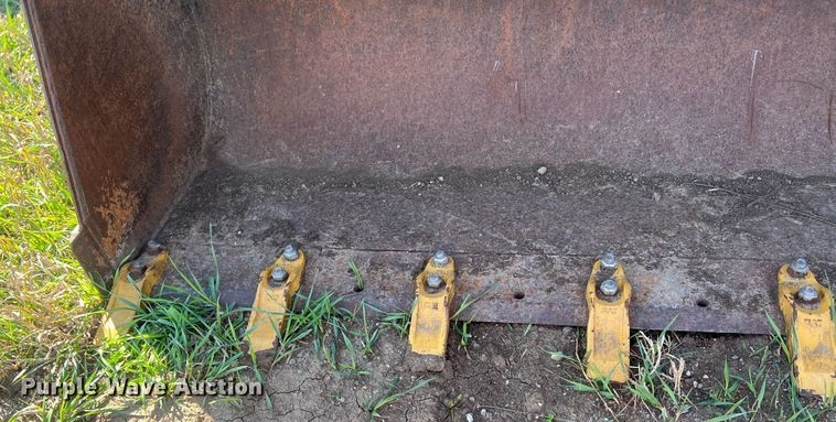 image for item MH9426 Caterpillar  70" W skid steer bucket