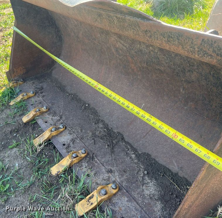 image for item MH9426 Caterpillar  70" W skid steer bucket