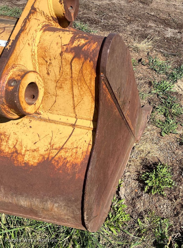 image for item MH9427 Caterpillar  42" W excavator bucket