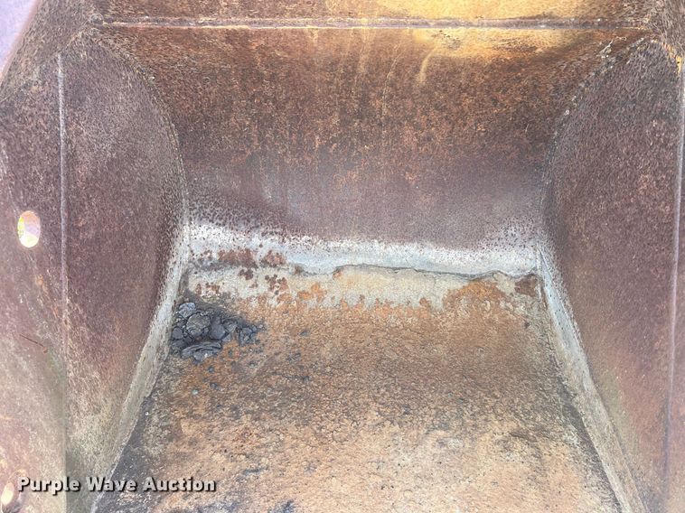 image for item MH9427 Caterpillar  42" W excavator bucket