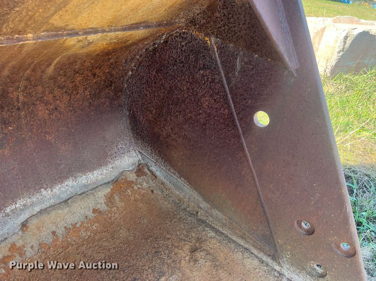 image for item MH9427 Caterpillar  42" W excavator bucket