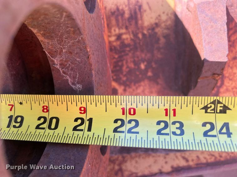 image for item MH9427 Caterpillar  42" W excavator bucket