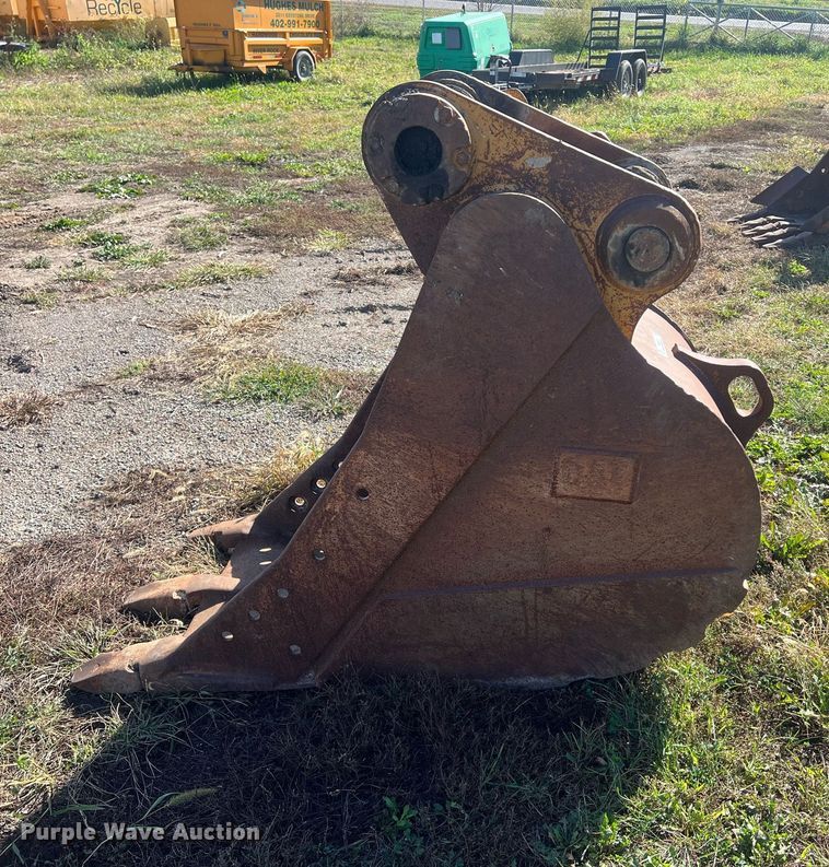 image for item MH9428 Caterpillar  30" W excavator bucket