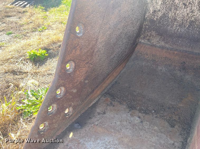 image for item MH9428 Caterpillar  30" W excavator bucket