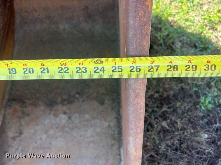 image for item MH9428 Caterpillar  30" W excavator bucket