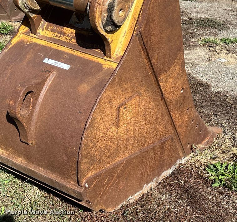 image for item MH9428 Caterpillar  30" W excavator bucket