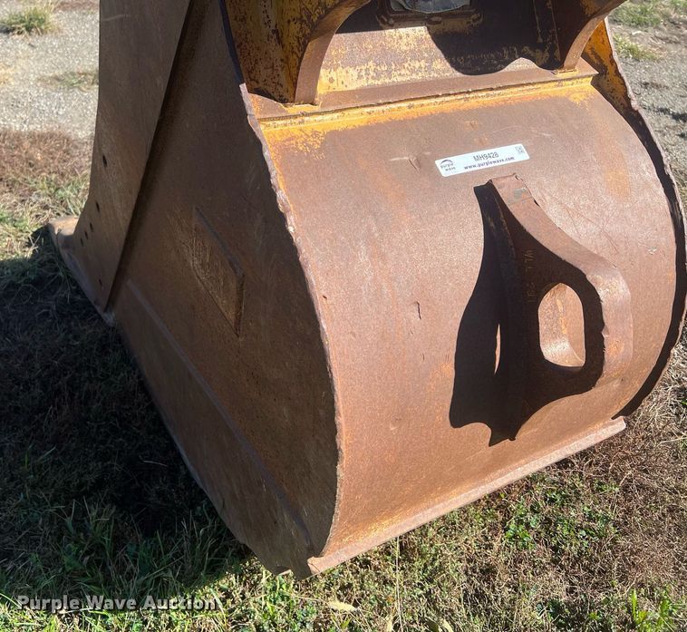 image for item MH9428 Caterpillar  30" W excavator bucket
