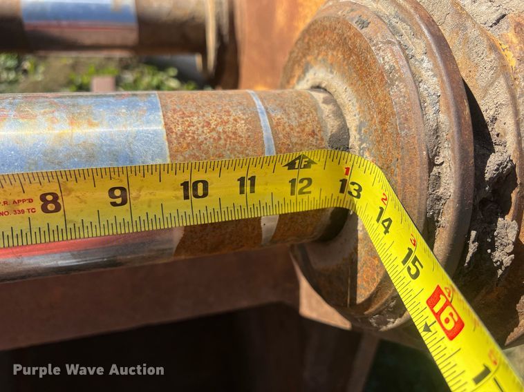 image for item MH9428 Caterpillar  30" W excavator bucket