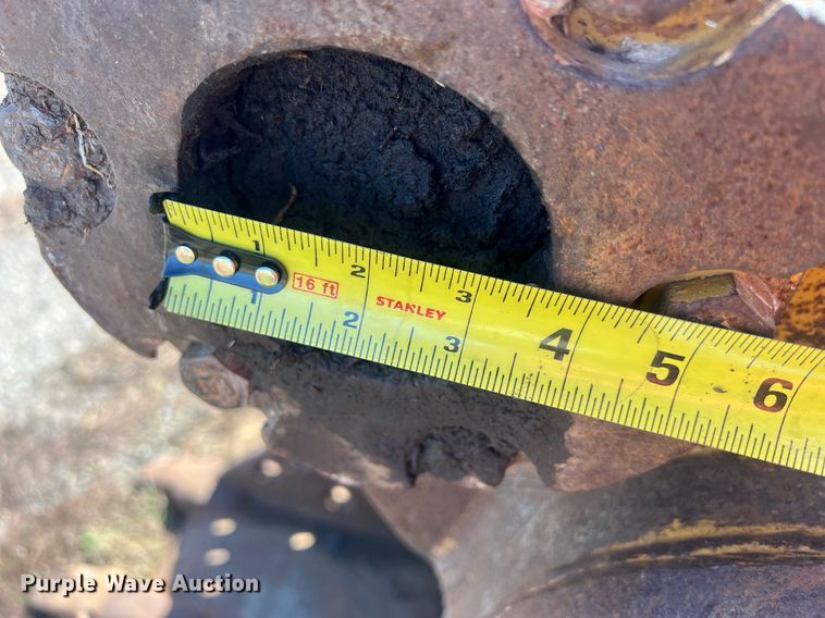 image for item MH9428 Caterpillar  30" W excavator bucket