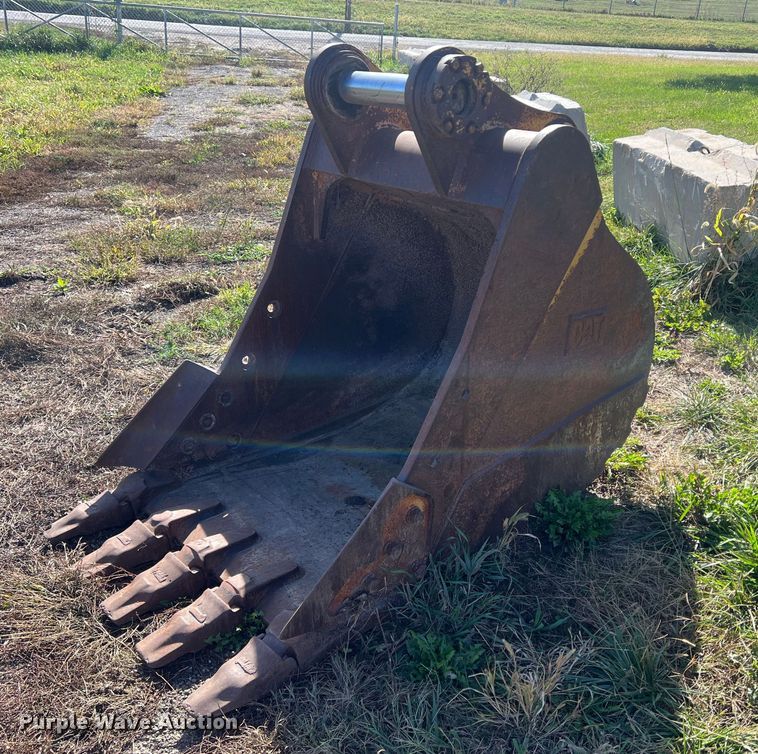 image for item MH9429 Caterpillar  42" W excavator bucket