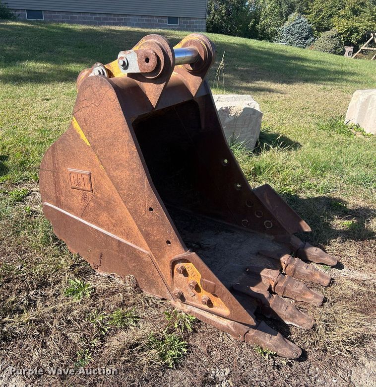 image for item MH9429 Caterpillar  42" W excavator bucket