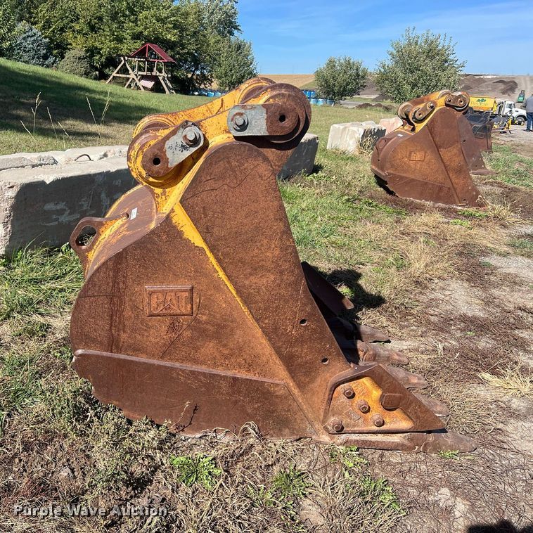 image for item MH9429 Caterpillar  42" W excavator bucket