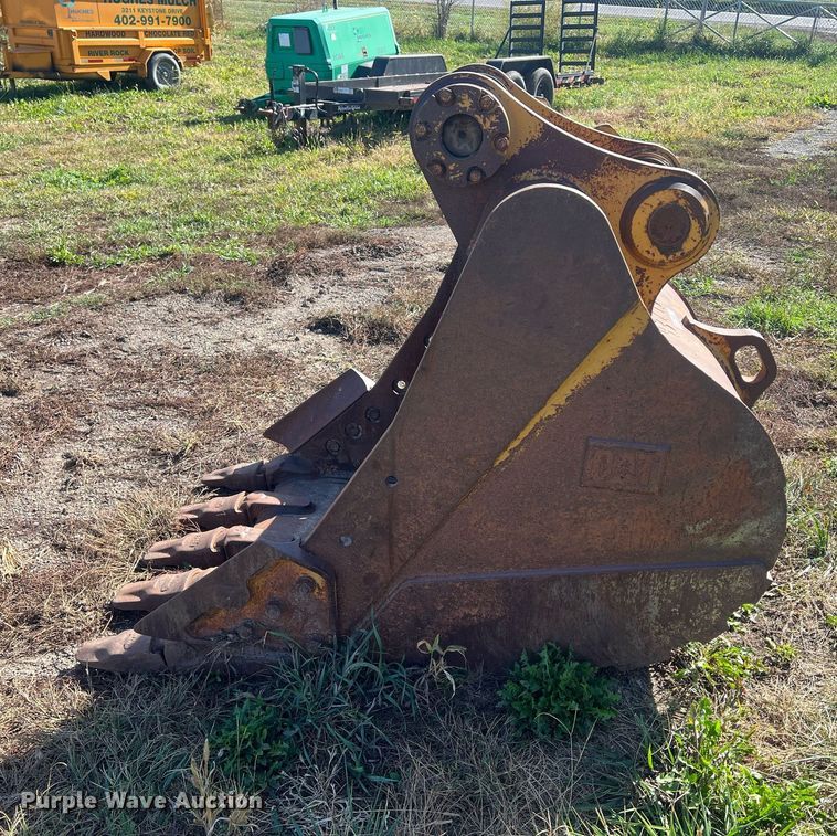 image for item MH9429 Caterpillar  42" W excavator bucket