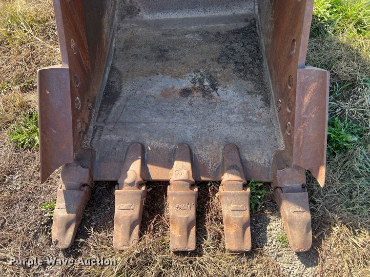 image for item MH9429 Caterpillar  42" W excavator bucket