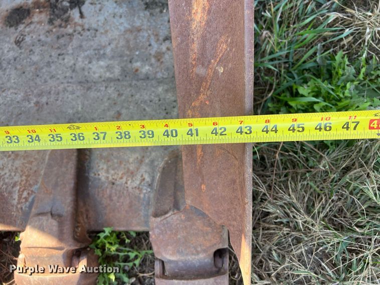 image for item MH9429 Caterpillar  42" W excavator bucket