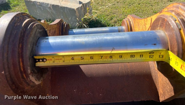 image for item MH9429 Caterpillar  42" W excavator bucket