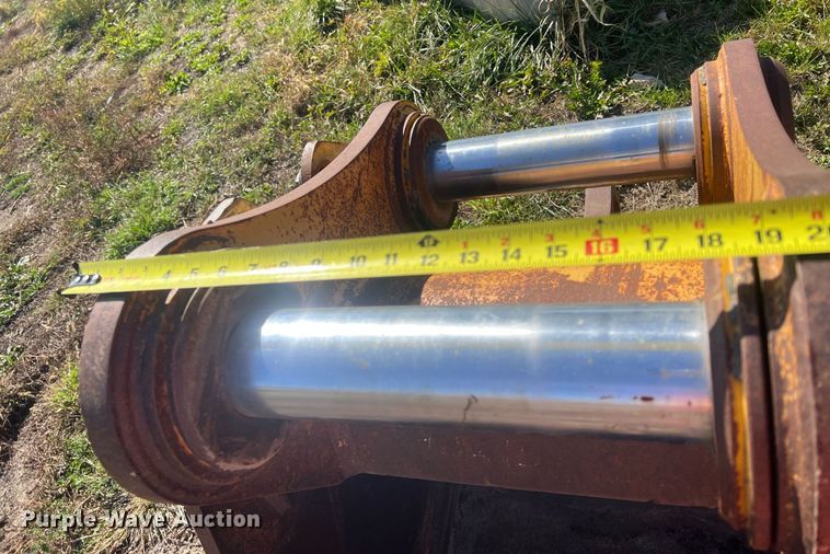 image for item MH9429 Caterpillar  42" W excavator bucket